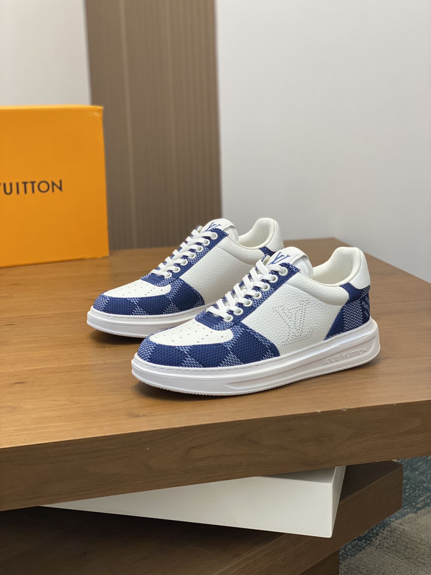 Louis Vuitton Low Shoes